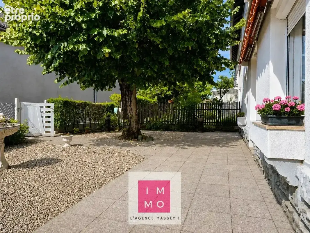 Maison familiale de 140 m² avec grand garage, atelier et jardin clos - photo 2
