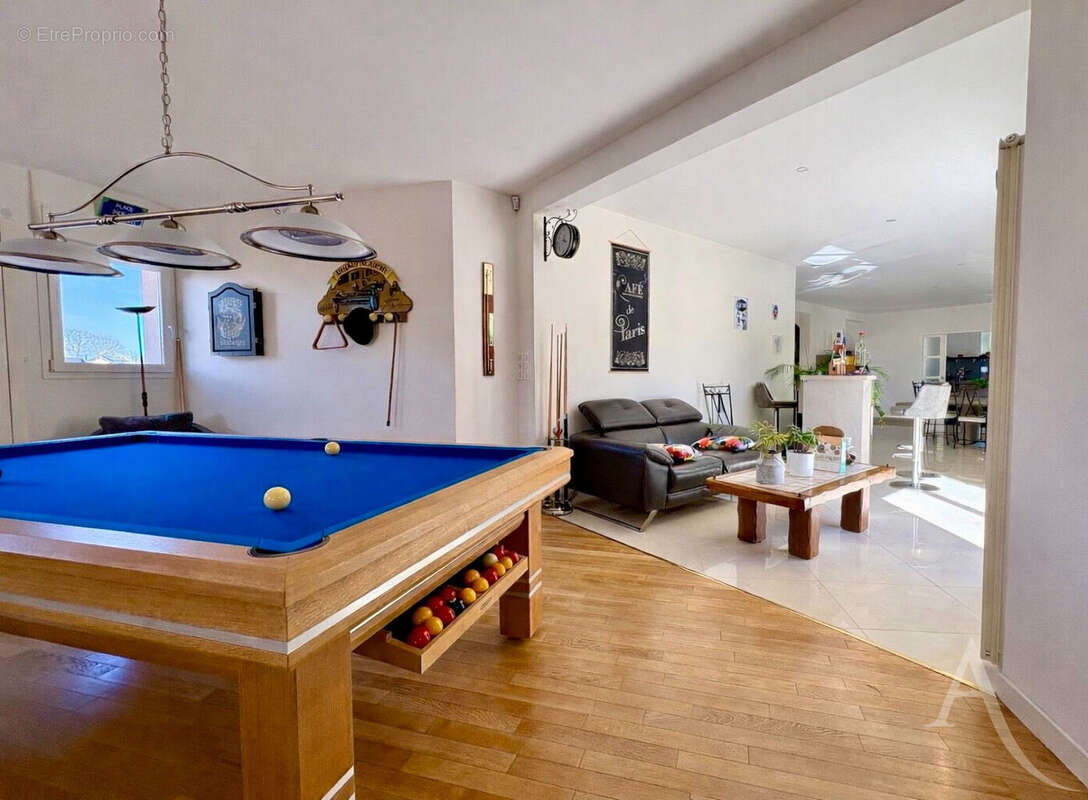 Maison à SAINT-MARTIN-DE-FONTENAY