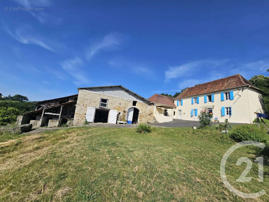 Maison 121 m² à Salies-De-Bearn  - photo 9