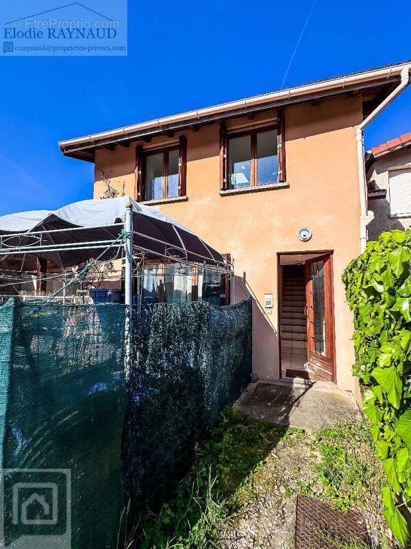 Appartement à LA BOISSE