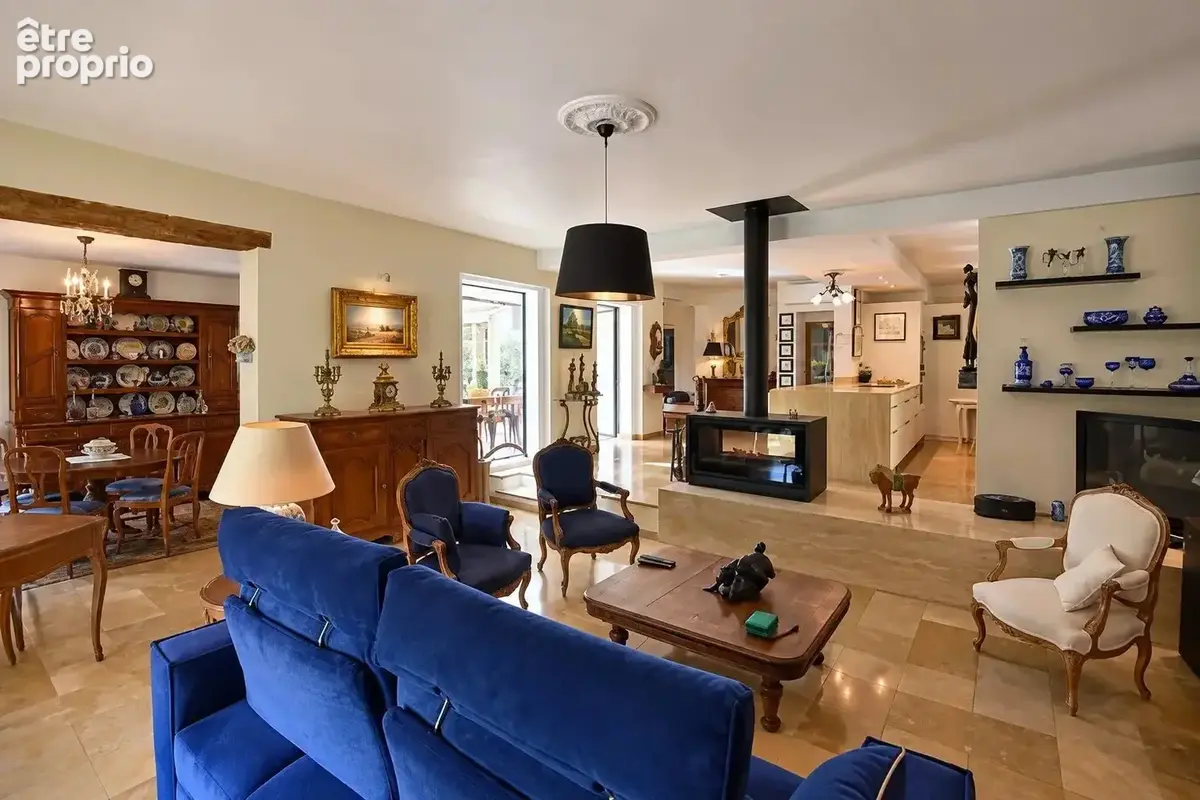 Tourrettes – Villa 220 m² avec piscine, studio indépendant et terrain de 5 840 m² - photo 3