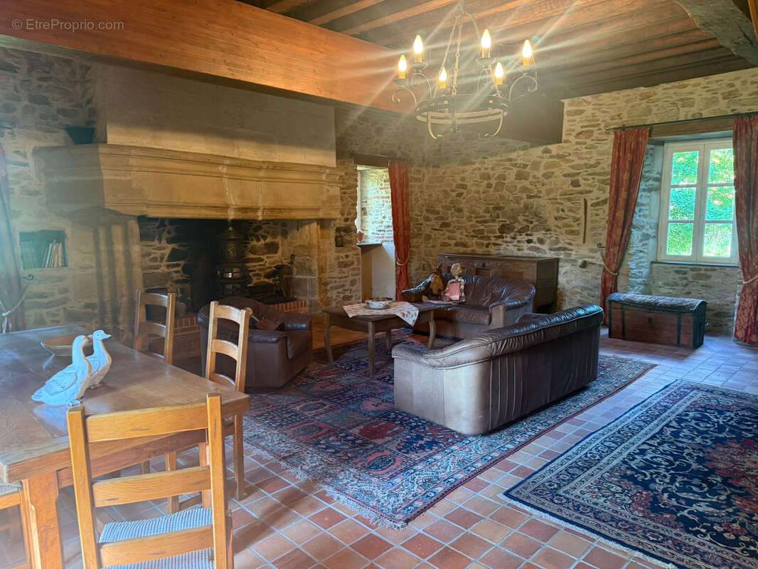 Maison à LA COQUILLE