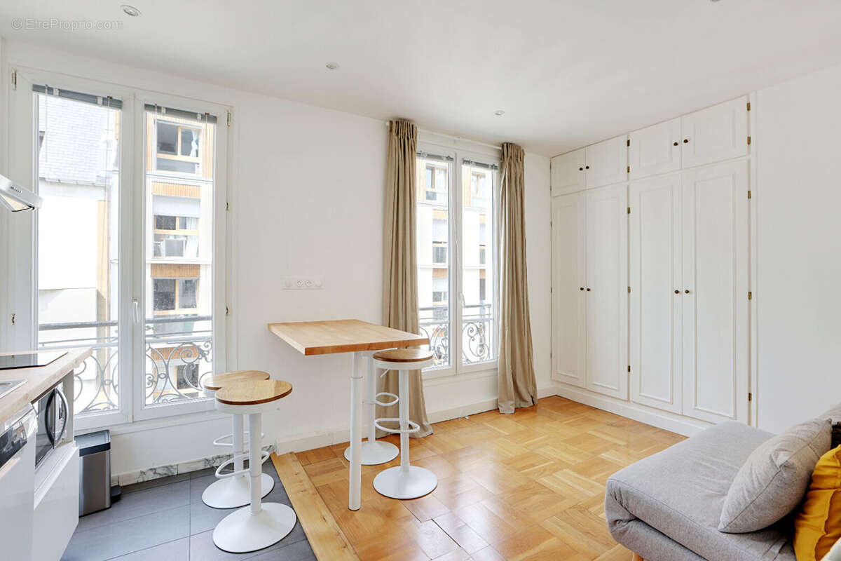 Appartement à PARIS-11E