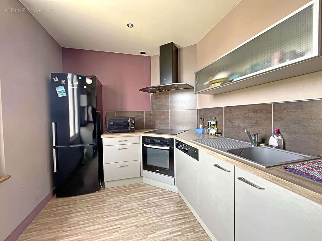 À vendre : Appartement spacieux de 4 pièces à COURCY ! - photo 3