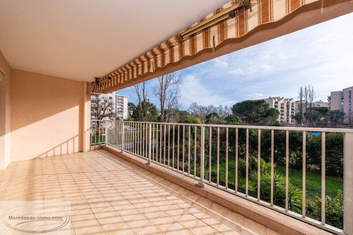 Appartement à LE CANNET