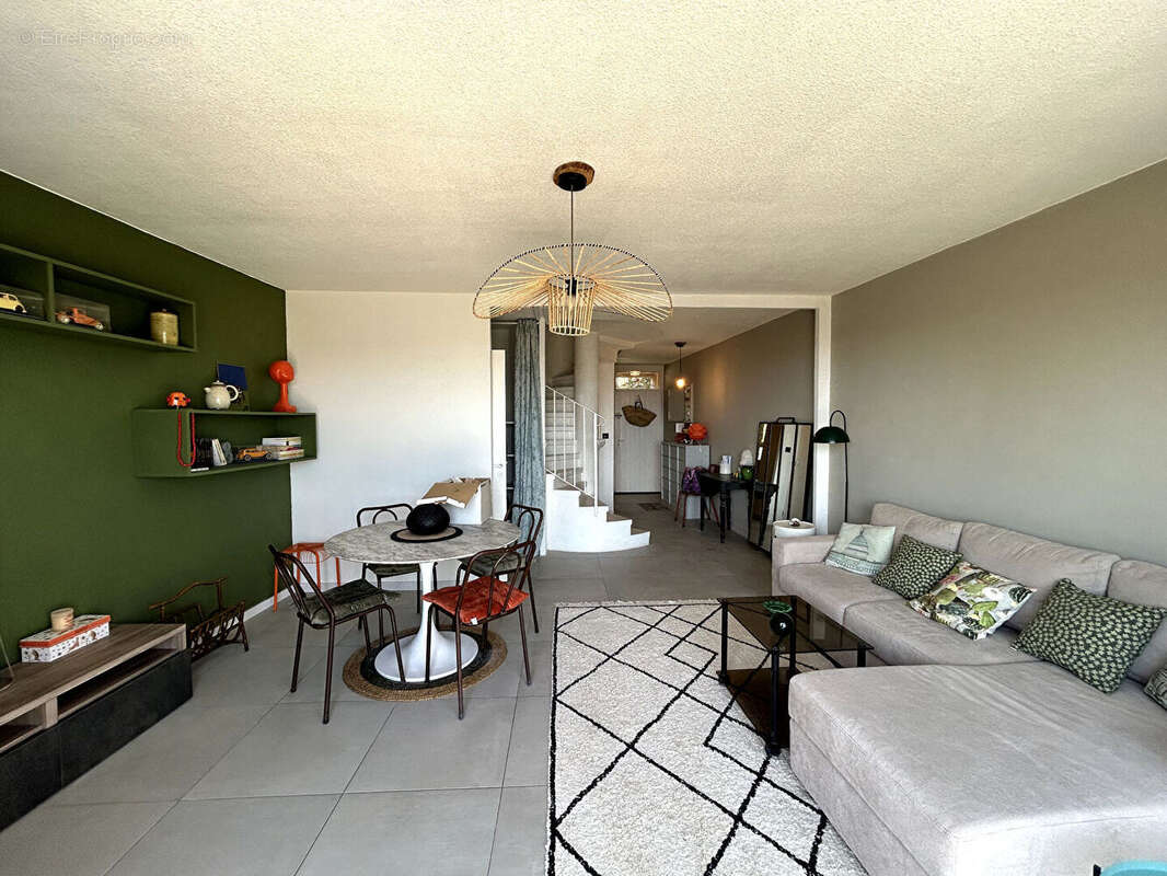 Appartement à LES ISSAMBRES