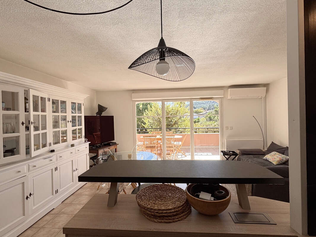 Appartement à SAINT-CYR-SUR-MER