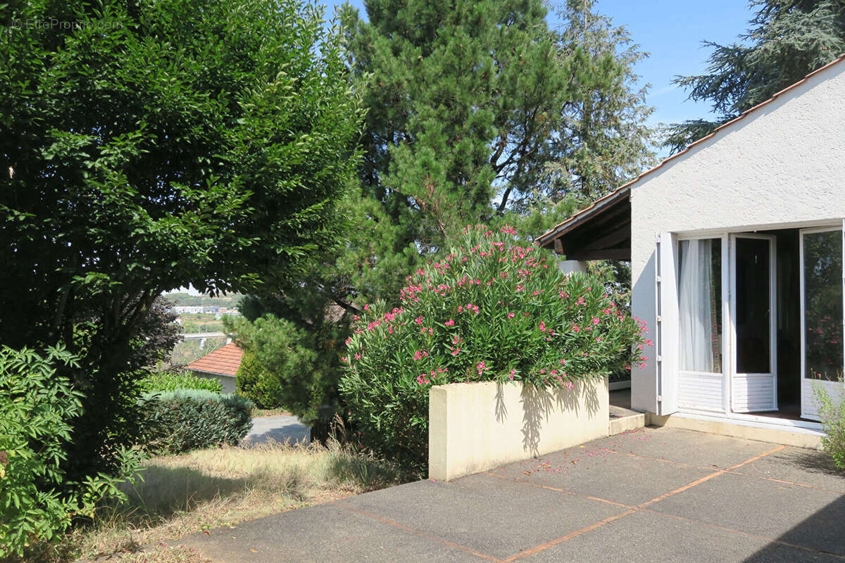 Maison Buxerolles 6 pièce(s) 148.18 m2 - photo 2
