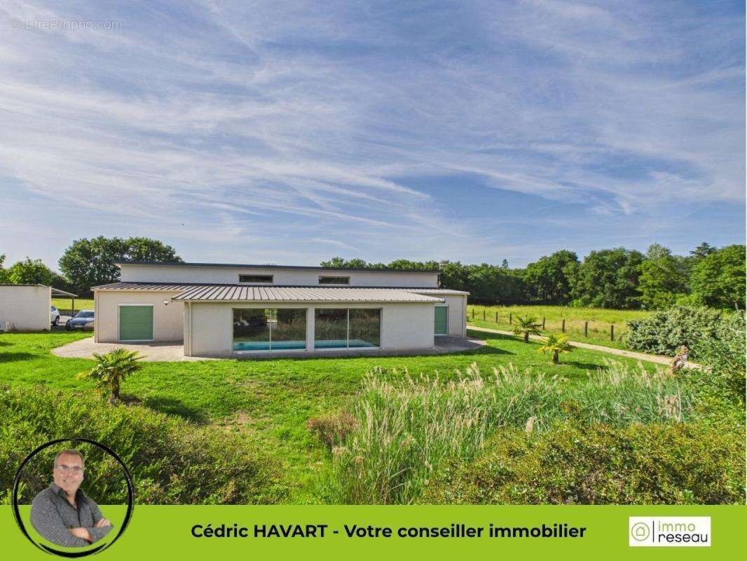 Maison à LE BLANC