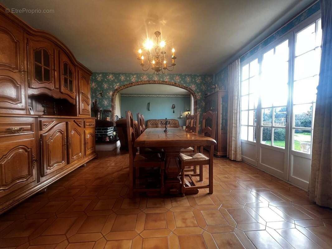 Maison à LE BREUIL-EN-BESSIN