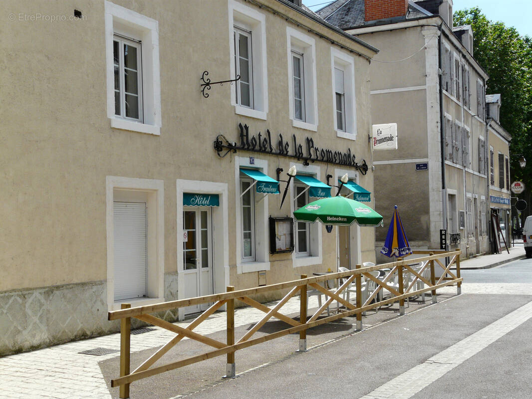 Commerce à SAINT-GAULTIER