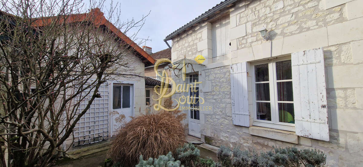 Maison à CHAMPIGNY-SUR-VEUDE