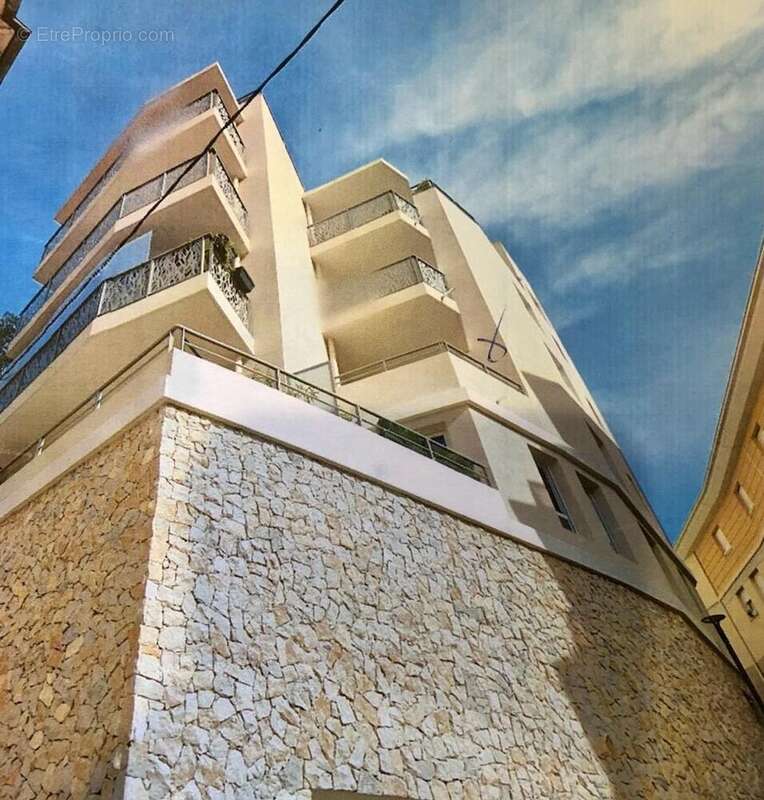   - Appartement à BEAUSOLEIL