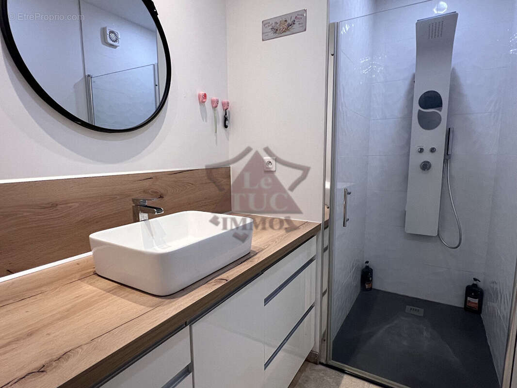 Maison à BERRIAS-ET-CASTELJAU