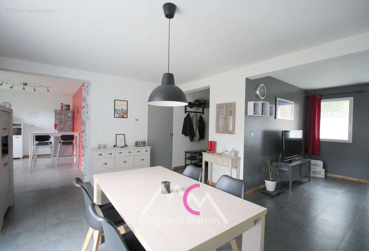 Maison à LA CHAPELLE-DES-MARAIS