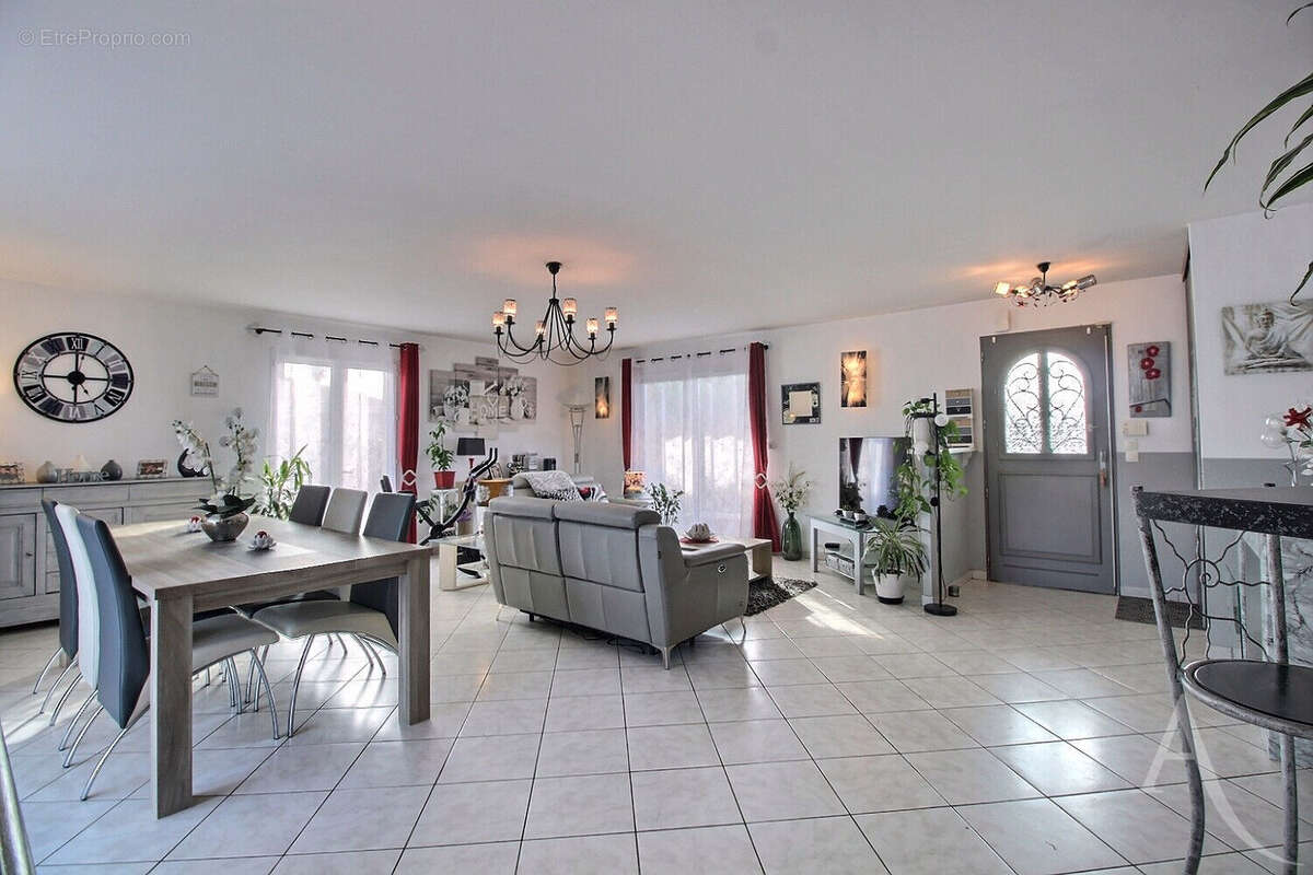 Maison à VILLENAVE-D&#039;ORNON