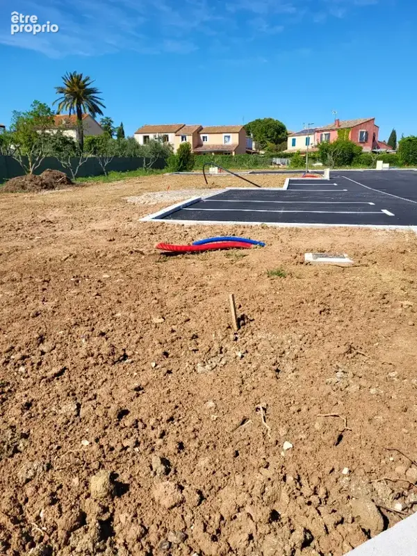 Terrain à LA CRAU