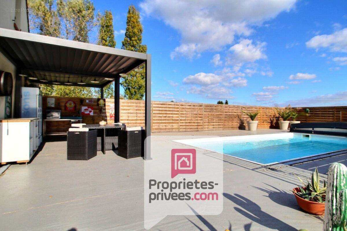 A vendre à 1h15 de paris - superbe propriete avec piscine, mare, dependances, terrain 2,3 hectares - photo 8