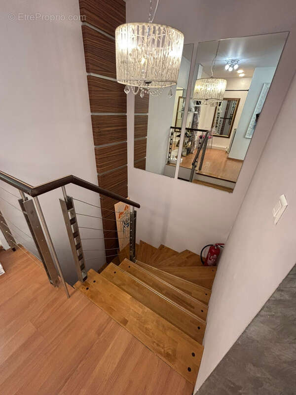 Commerce à DIVONNE-LES-BAINS