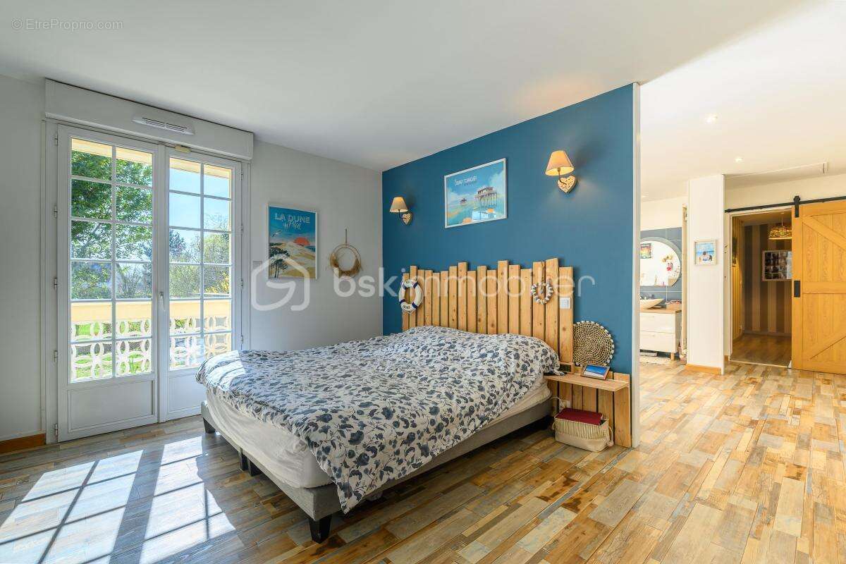 Maison à VILLENEUVE-LE-COMTE