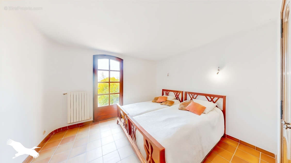 Maison à LA BASTIDE-DES-JOURDANS