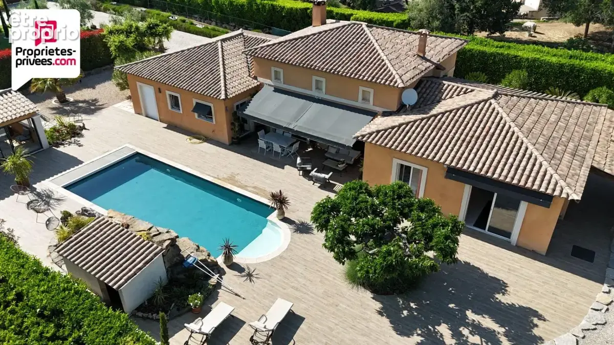 Maison à SAINT-CEZAIRE-SUR-SIAGNE
