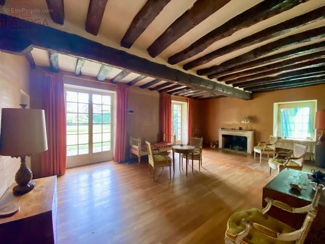 Maison à AUSSILLON
