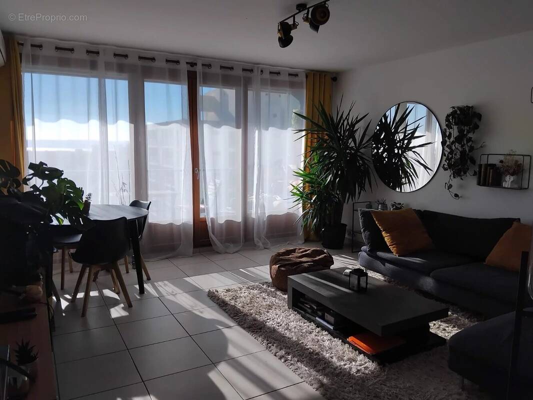 Appartement à MARSEILLE-12E