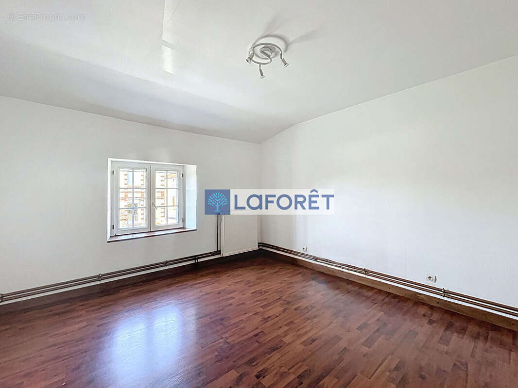 Maison à VAUX-SUR-BLAISE