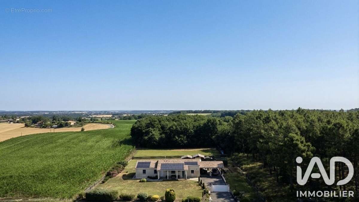 Maison 144 m² à Armillac  - photo 2