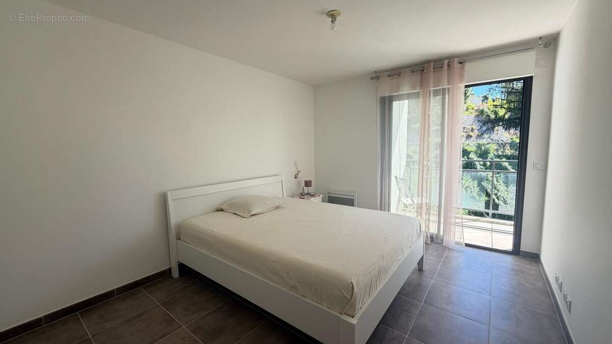 VENCE – Appartement 3 pièces avec terrasse, garage et stationnement - photo 5