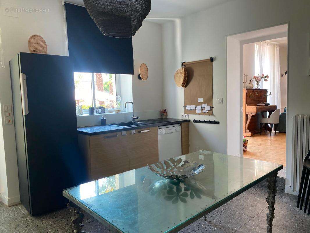 Lucon (85)- coeur de ville - demeure bourgeoise xix d'exception 5 chambres avec piscine sur parc 1440m² - photo 10