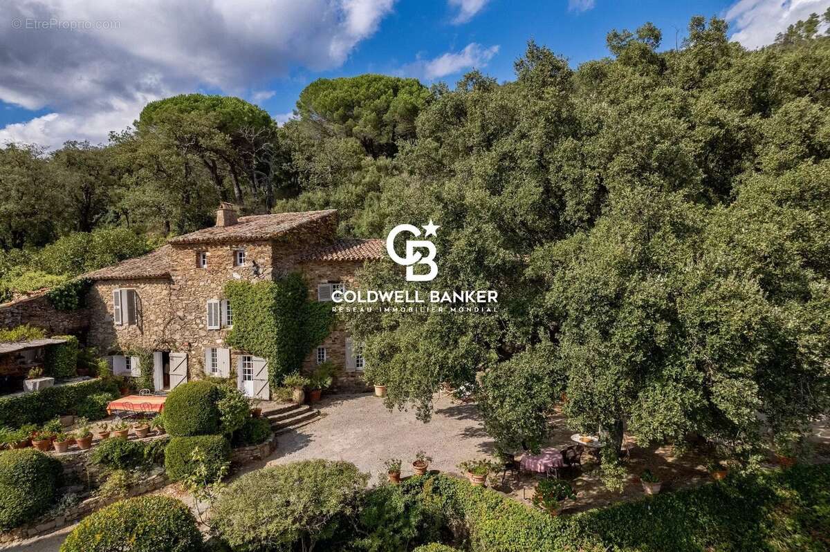 Maison à LA GARDE-FREINET