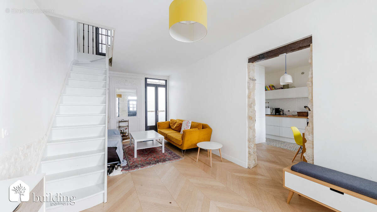 À vendre - Levallois-Perret Parc des 5 Continents - Maison ancienne rénovée avec terrasses de 139 m² - photo 5