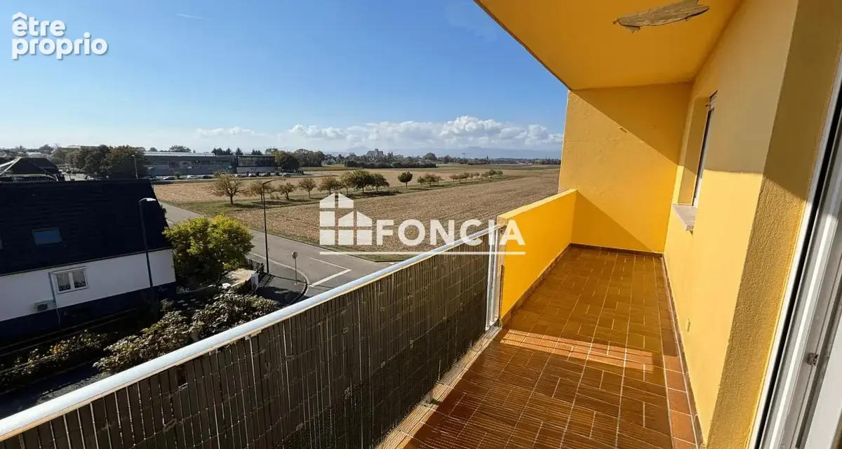 ERSTEIN Appartement traversant  88.33m2 avec vue dégagée, cave et garage - photo 1