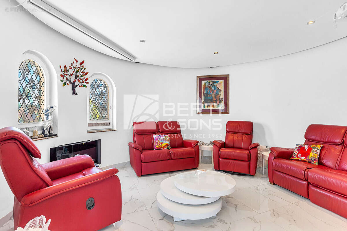 Maison à MANDELIEU-LA-NAPOULE