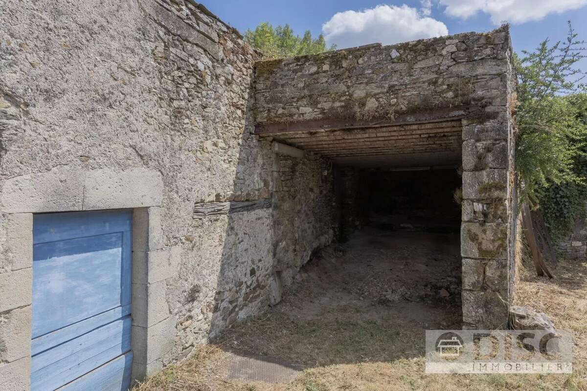 Ensemble de deux maisonnettes, grand atelier et hangar autour d’une cour intérieure - photo 21