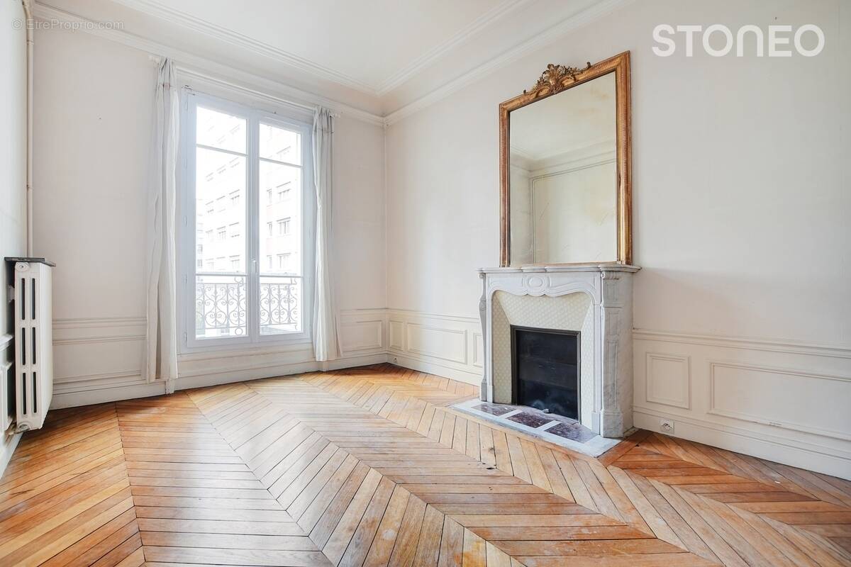 Appartement à PARIS-15E