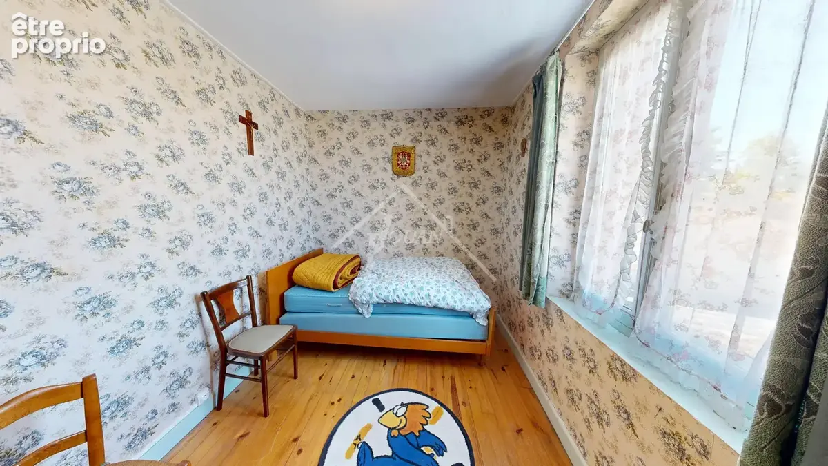 Maison quatre chambres, dépendances et terrain - photo 9