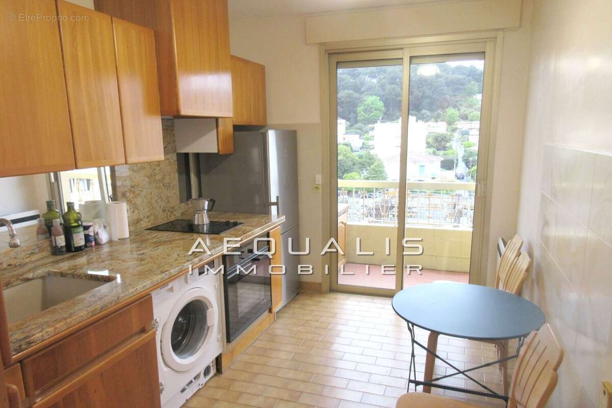 Appartement à SAINT-LAURENT-DU-VAR