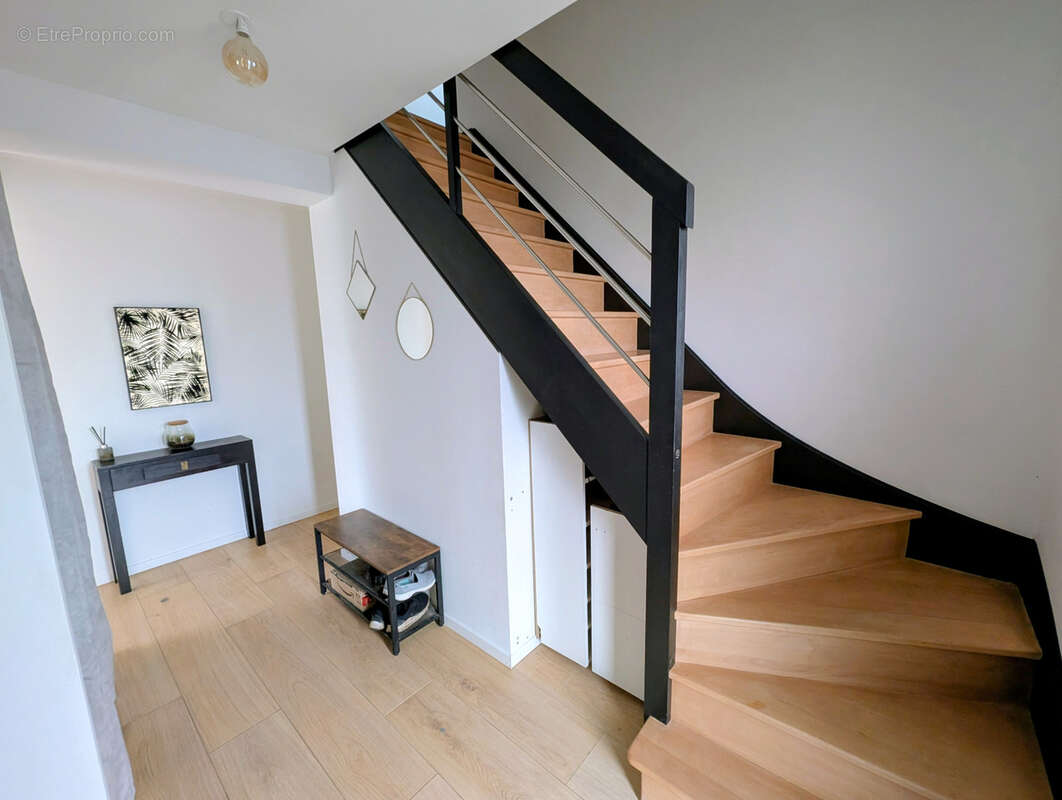 Maison à LA QUEUE-LES-YVELINES