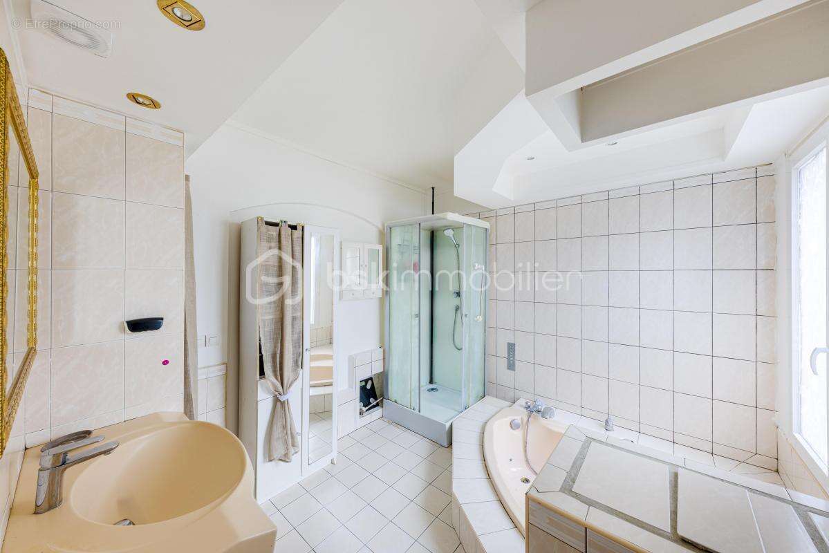 Maison à ROSNY-SUR-SEINE