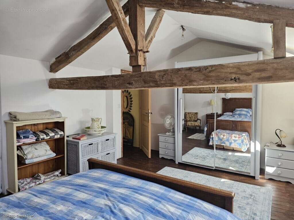 Maison à NANTEUIL-EN-VALLEE