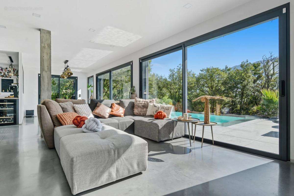 Maison à GRESY-SUR-AIX