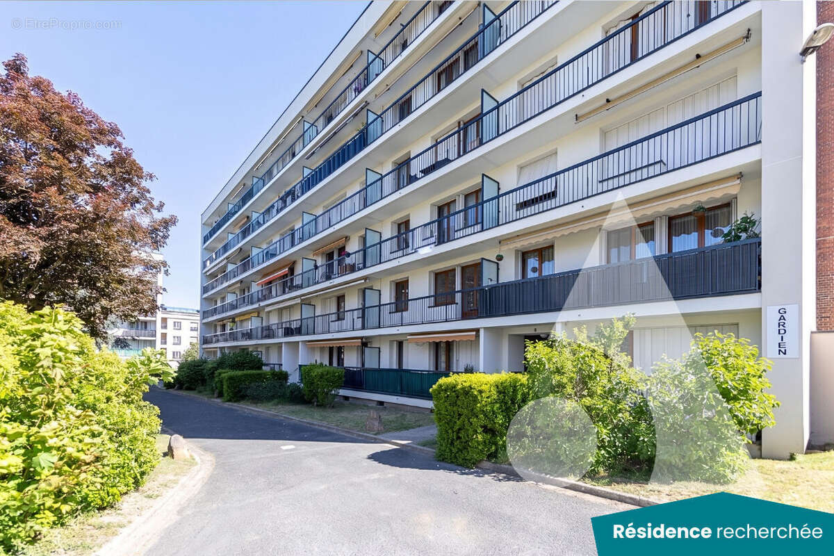 Appartement à CORBEIL-ESSONNES
