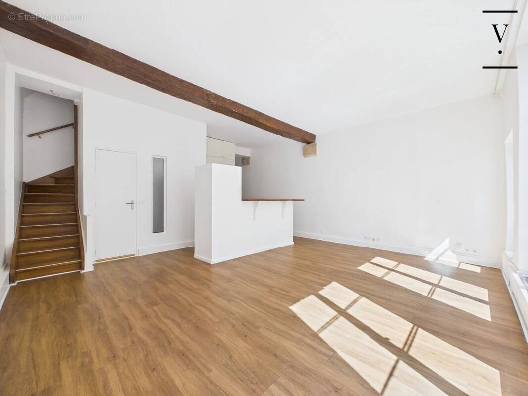 Appartement à PARIS-3E