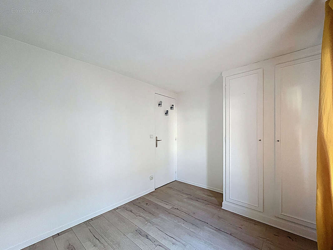 Appartement à NEAUPHLE-LE-CHATEAU