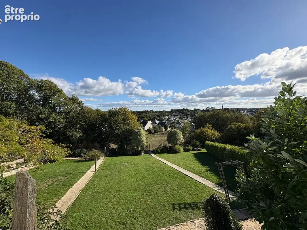 FINISTÈRE: Scaër. Maison familiale de 3 chambres avec grenier aménageable et terrain clos de 989 m², au calme en impasse et à pi - photo 14