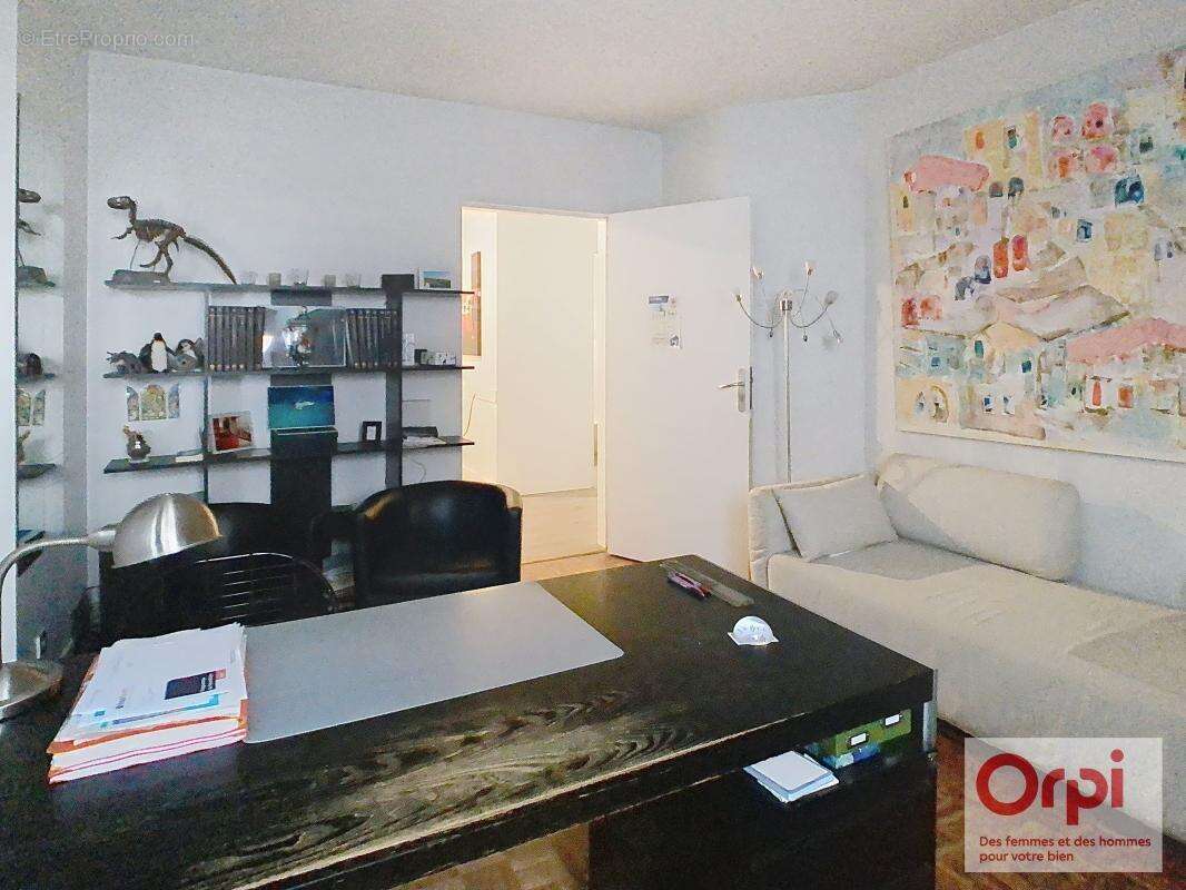 Commerce à ISSY-LES-MOULINEAUX