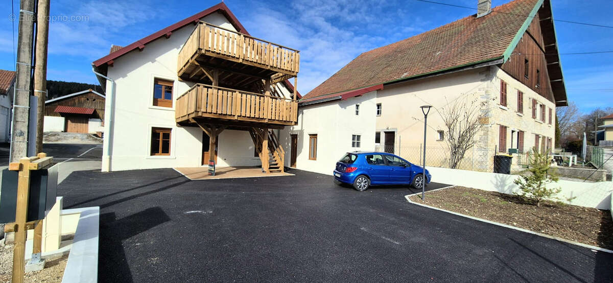 Appartement à ORCHAMPS-VENNES